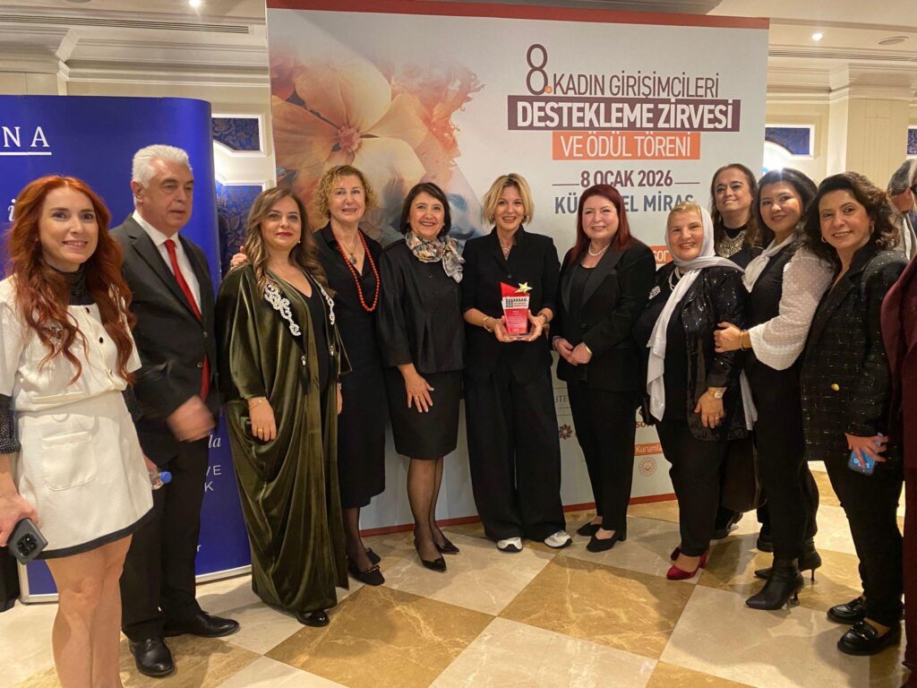 İyiliğe Önderlik Eden Ayşe Arman’a Jüri Özel Ödülü