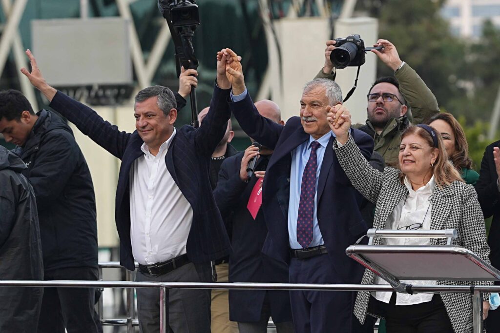 Onlar bembeyazdı, fakat!..