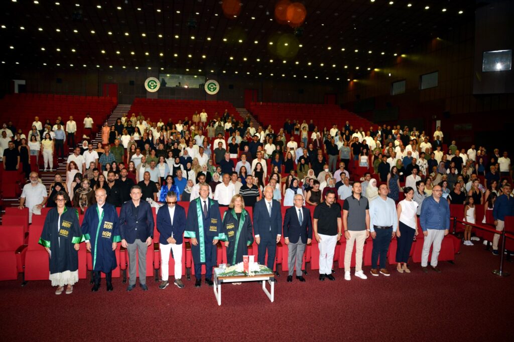 Çukurova Üniversitesi’nden 110 diş hekimi mezun oldu